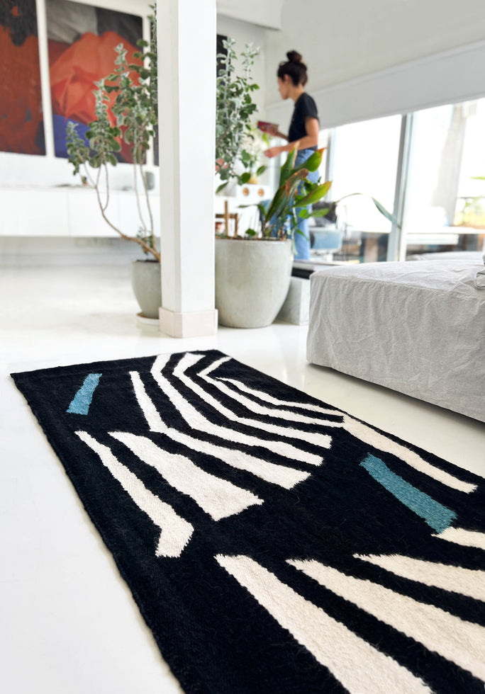 Brizzi Ary, Linear Figure