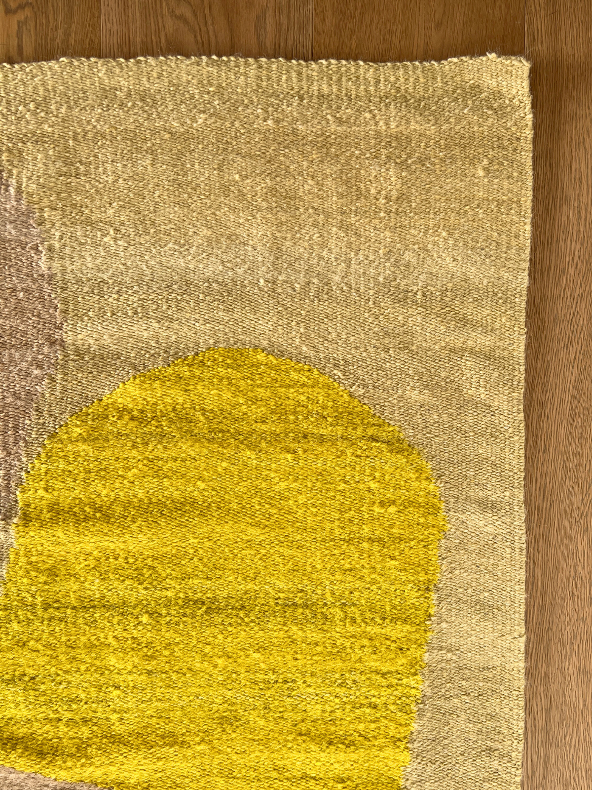 Wells Luis, Yellow Tones.